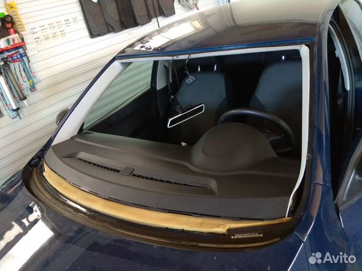 Лобовое стекло Skoda Rapid 2012+