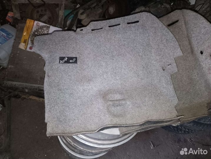 Обшивка багажника BMW e34