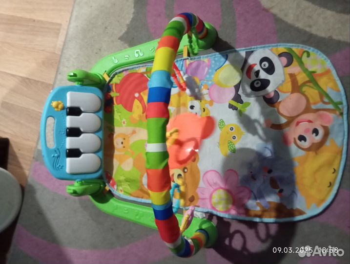 Развивающий коврик с пианино