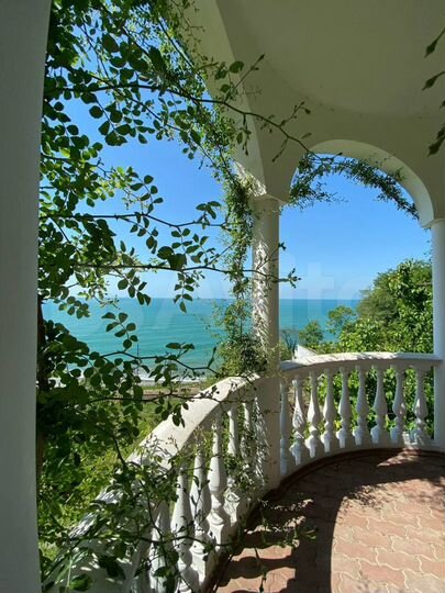 Дом 305,7 м² на участке 10 сот.