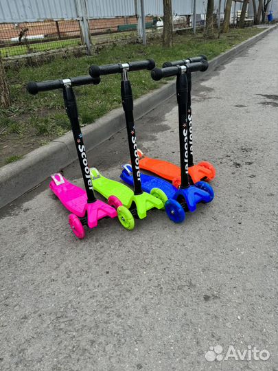 Самокат детский трехколесный