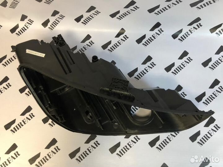 Правый корпус фары Audi A4 B9 2015-2020 Дорест