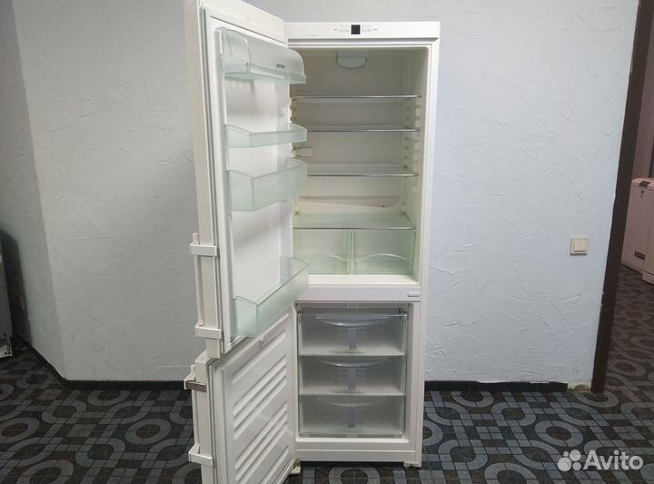 Холодильник Liebherr бу нa гарантии