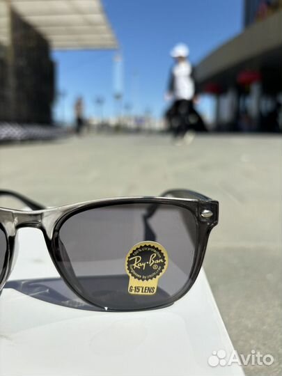 Солнцезащитные очки RAY BAN