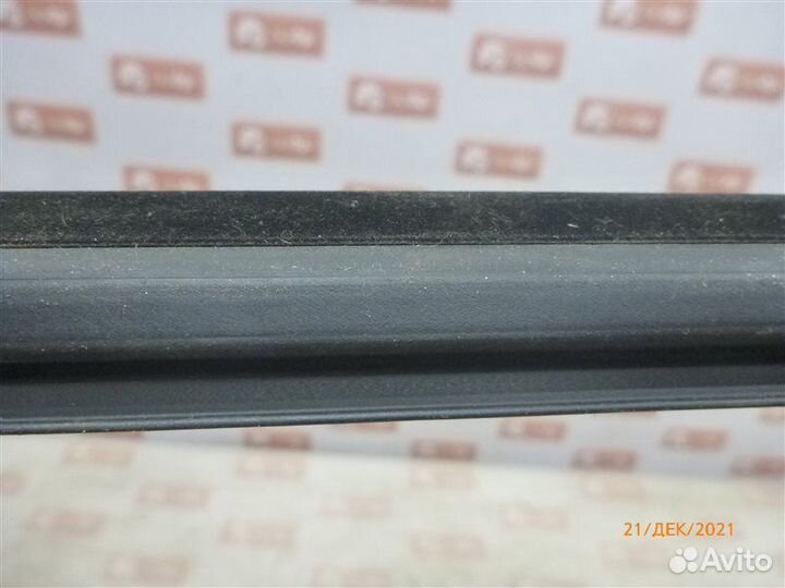 Уплотнитель стекла двери бархотка передний левый