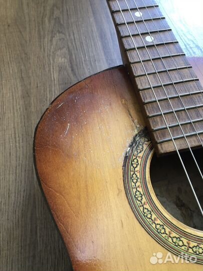 Классическая гитара шестиструнная