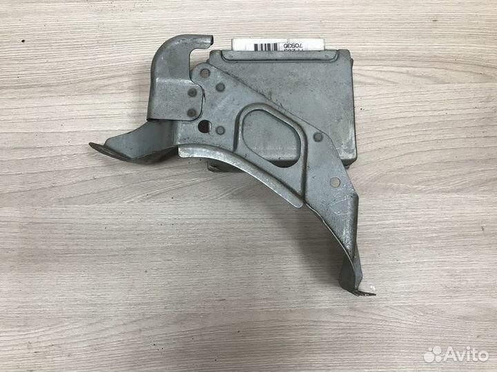 Блок управления ABS Toyota Ipsum SXM10 с1996-2001г