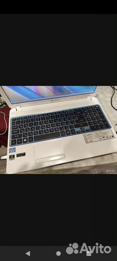 Белый Packard bell