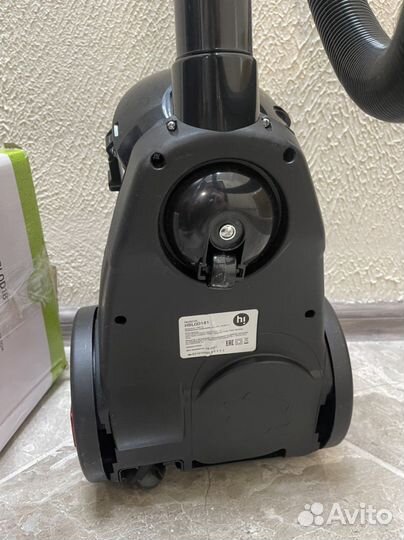 Пылесос с конейнером для пыли Hi hbl0d181