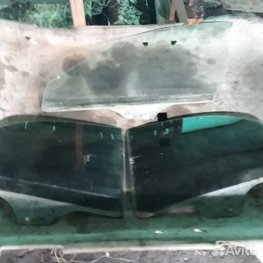 Стекло двери перед задние левое правое Мазда 6 GG