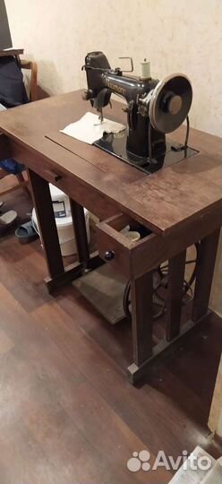 Швейная машина Naumann