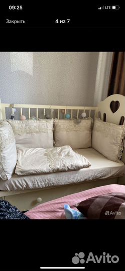 Детская кровать с маятником и матрасом