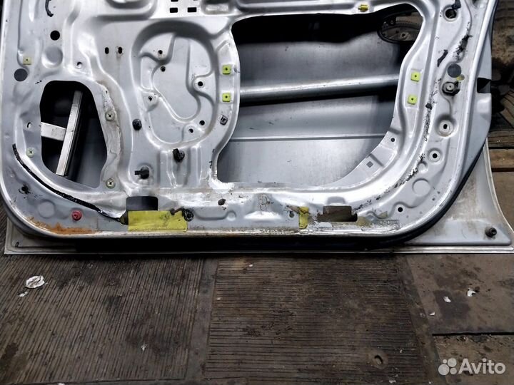 Двери Toyota Sprinter AE100