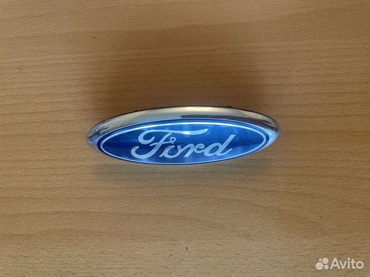 Эмблема багажника Ford Fiesta 5