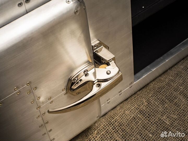 Дизайнерска тумба под тв