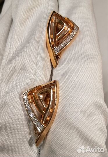 Золотые серьги с фианитом