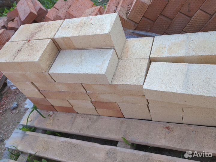 Кирпич огнеупорный, печной шамотный