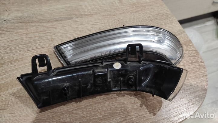 Повторитель поворота в зеркало Jetta 5