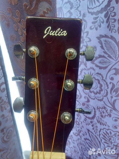 Акустическая гитара