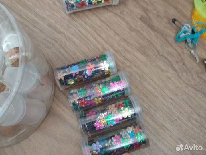 Стеклянные колбочки, баночки и пайетки