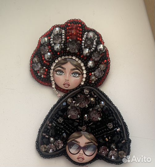 Брошки матрешки