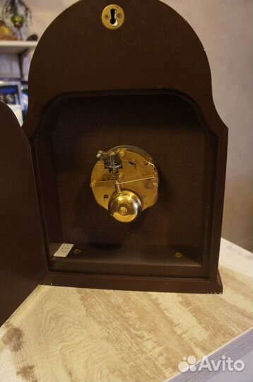 Старинные часы 