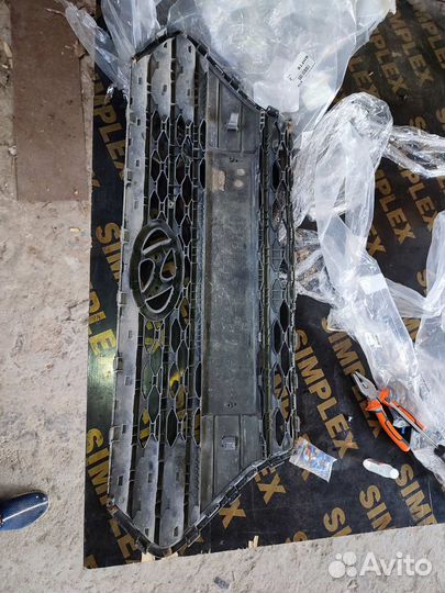 Решетка радиатора Солярис 17-20 с дефектами мелким