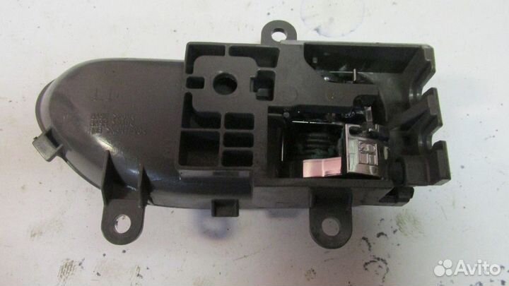 Ручка двери внутренняя передняя левая