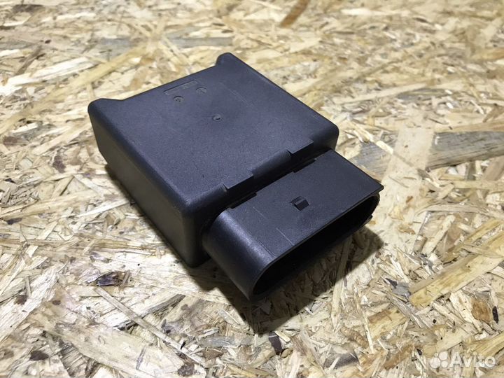 Блок управления бензонасосом Skoda Octavia A7