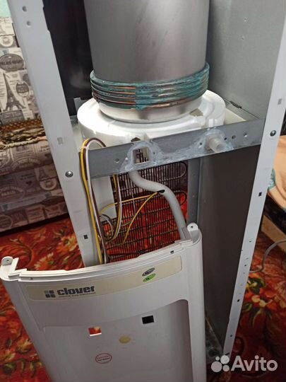 Куллер для воды напольный