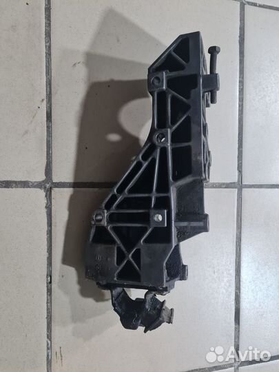 Кронштейн генератора Renault Megane I