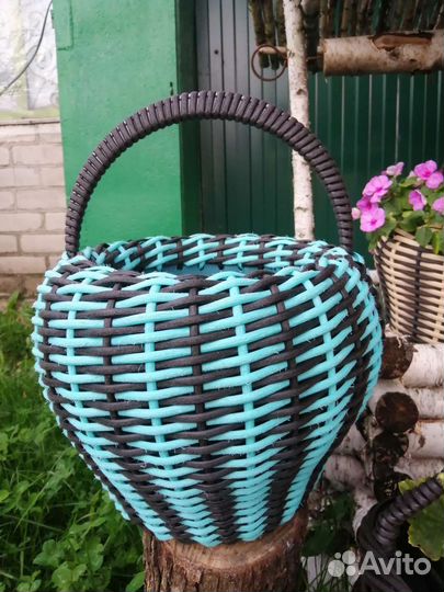 Кашпо из искусственного ротанга