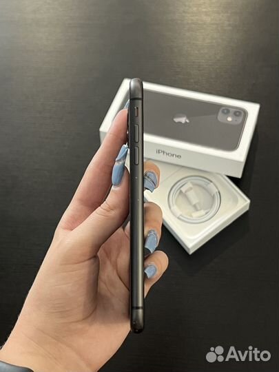 iPhone 11, 64 ГБ