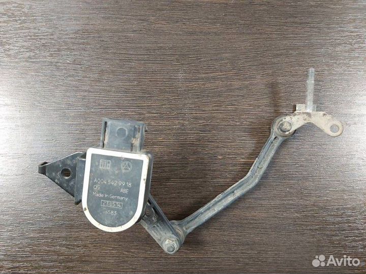 Датчик положения кузова левый Mercedes Gl 500