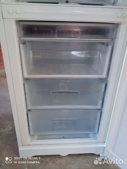 Холодильник indesit