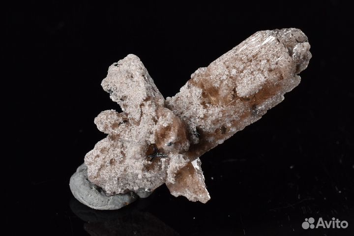 Топаз, псевдобрукит, гематит. Лот №374