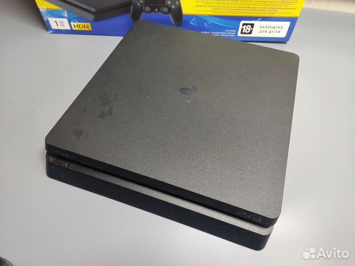 PS4 Slim 1Tb+2 джоя+MK 11, Diablo 3 и тд