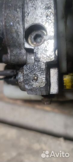 Насос гидравлический активной подвески Lexus Lx570