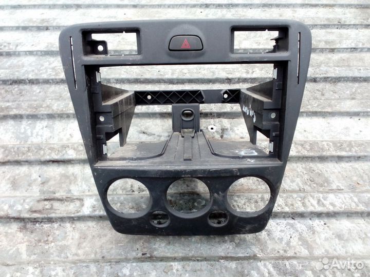 Консоль в торпедо Ford Fusion 02-12