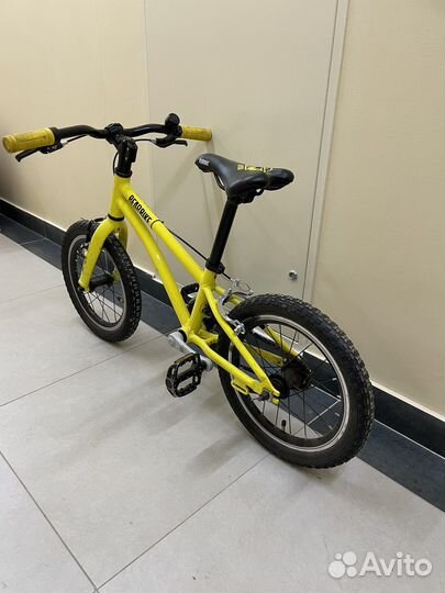 Велосипед детский Bearbike 16 легкий