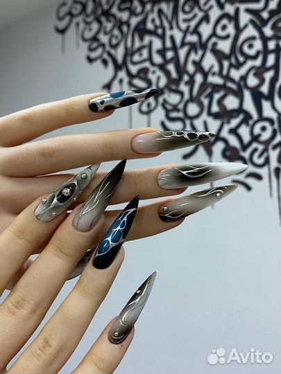 Модель на наращивание ногтей