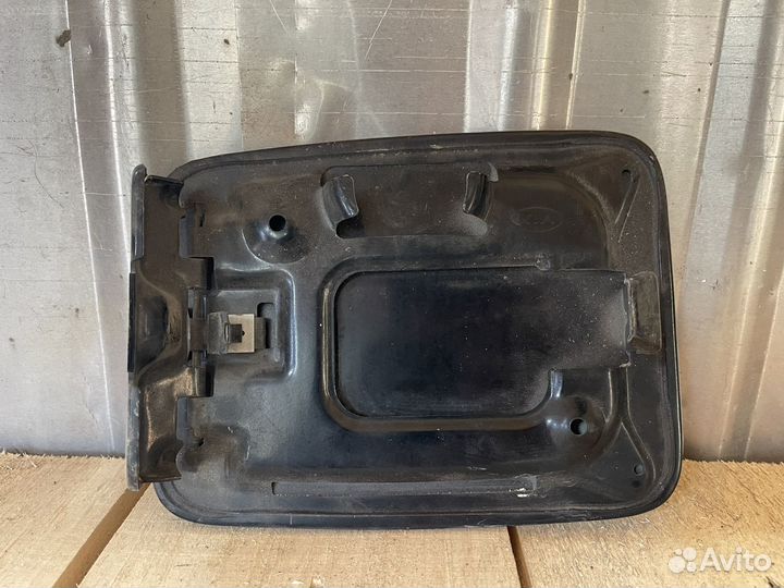 Лючок бензобака киа Соренто 1 BL KIA Sorento BL