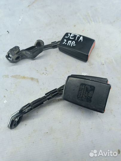Ответная часть ремня безопасности Volkswagen Jetta