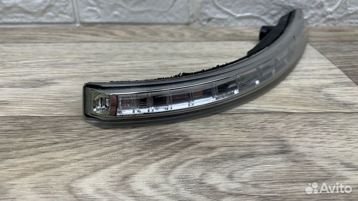 Kia sportage 3 повторитель зеркала правого