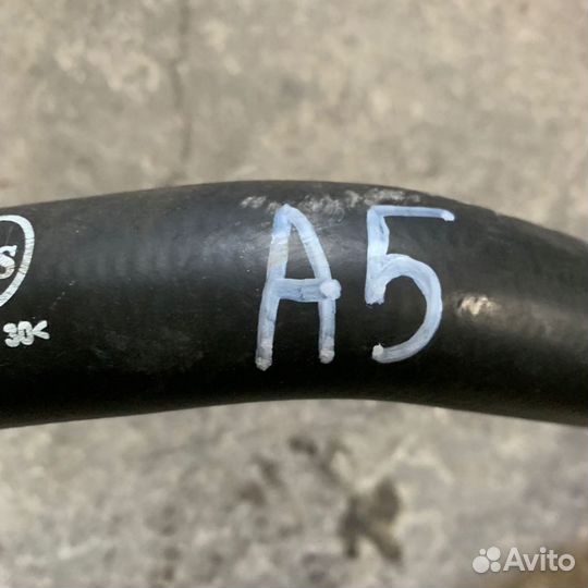 Патрубок audi a4 a5 8k0121101ad