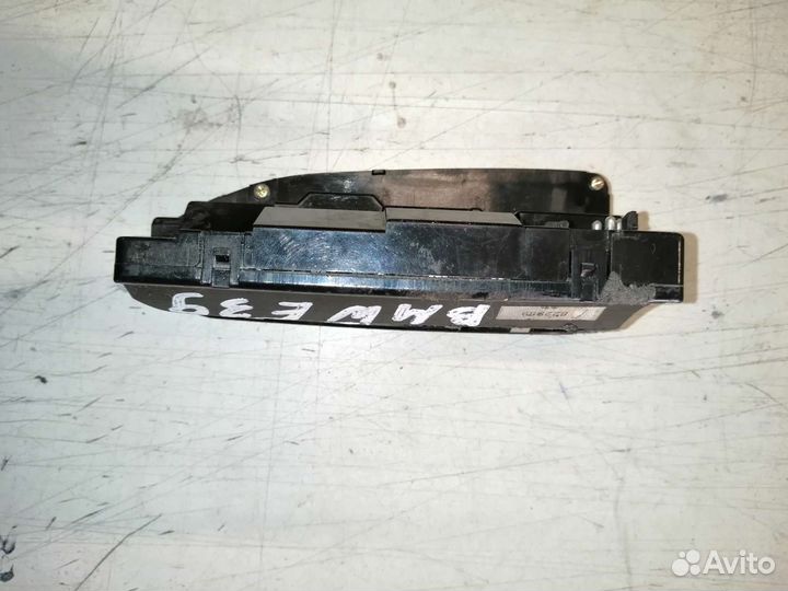 Блок управления стеклоподъемника передний BMW E39