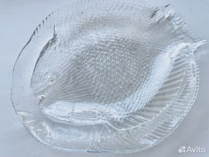 3 тарелки рыбы. Стекло