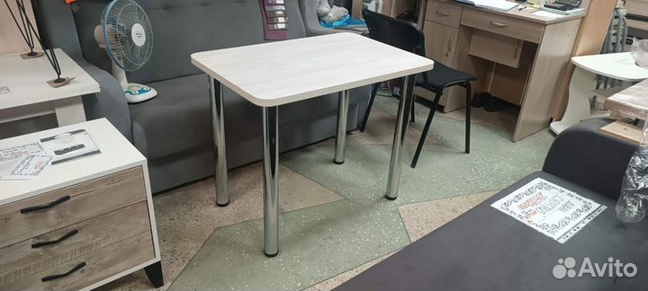 Кухонный стол