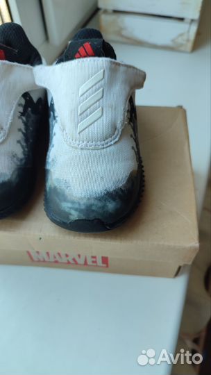 Кроссовки adidas 23