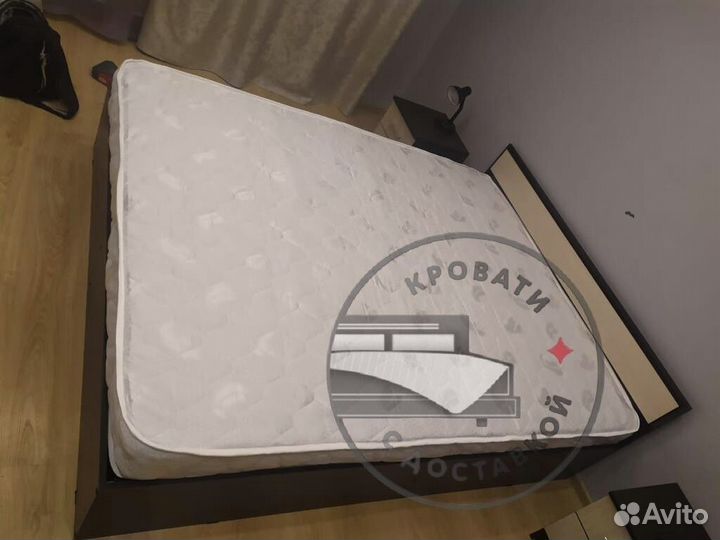 Кровать